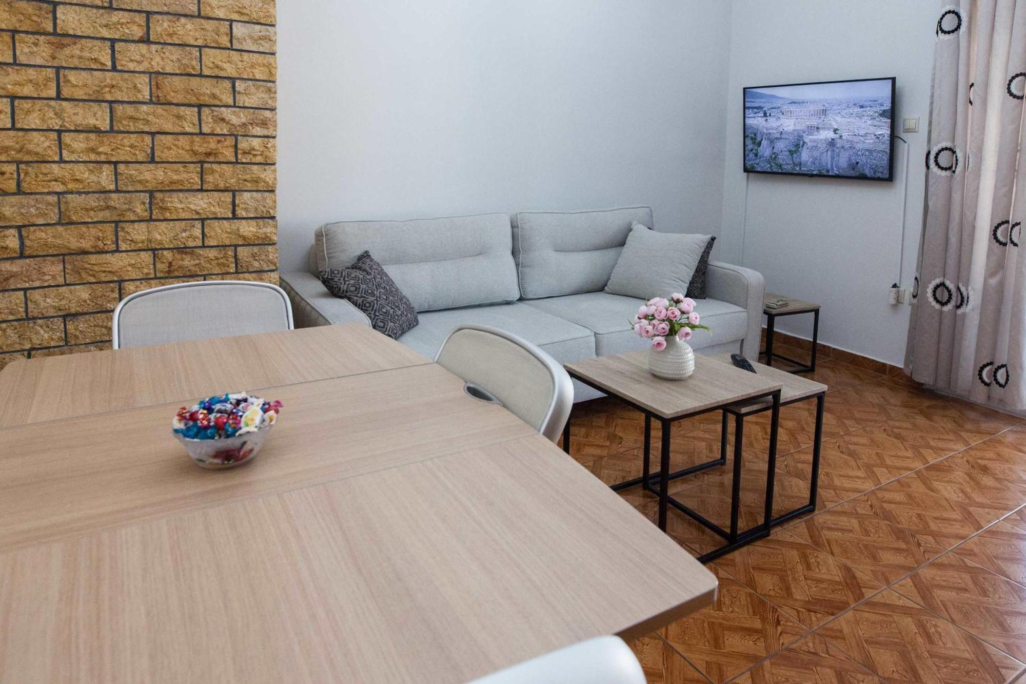 Central 2 Bd Apt With Balcony By Monastiraki Athens Exterior photo